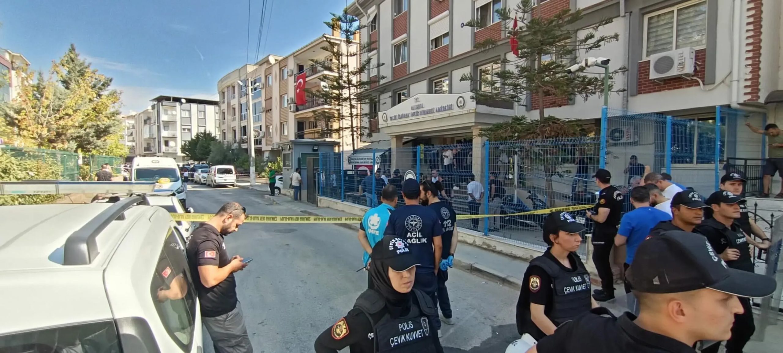 Er zijn zware straffen geëist voor de aanval op het politiebureau in Izmir