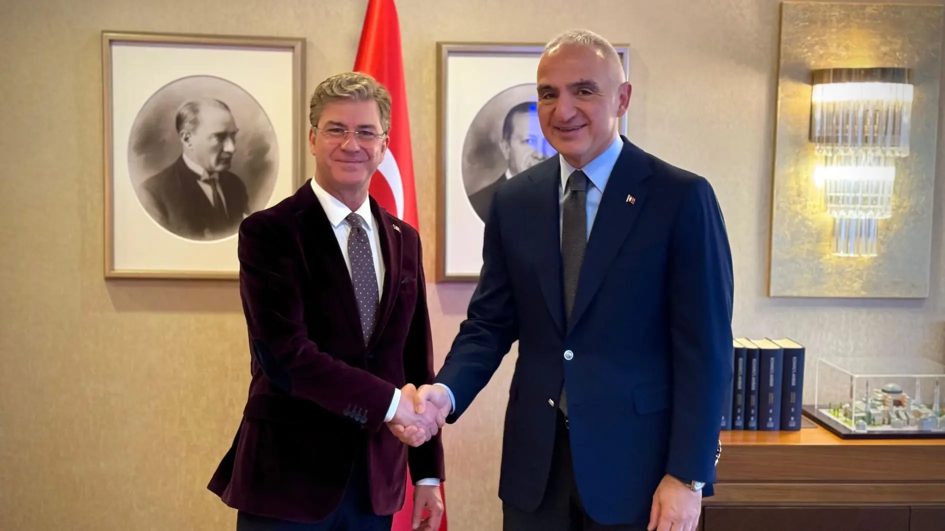 Sağtürk treedt af als chef van de Staatsopera en Ballet