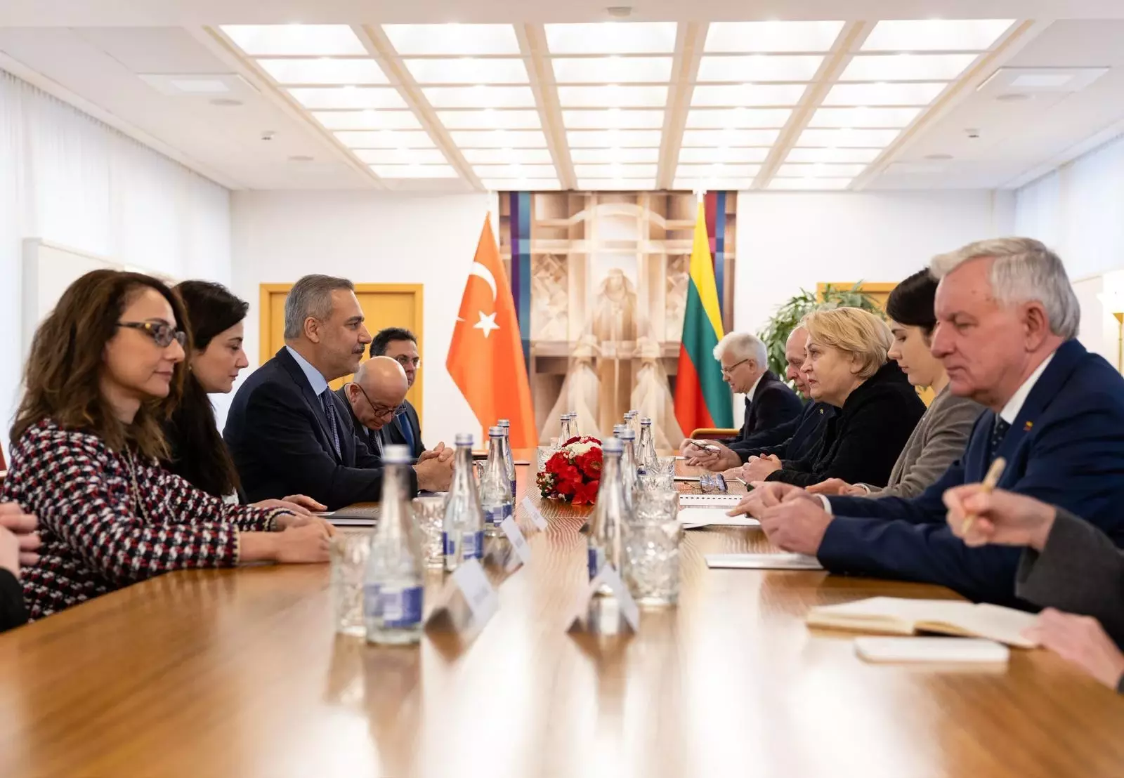 Turkse en Baltische topdiplomaten ontmoeten elkaar op de top om de veiligheid van Europa te bespreken