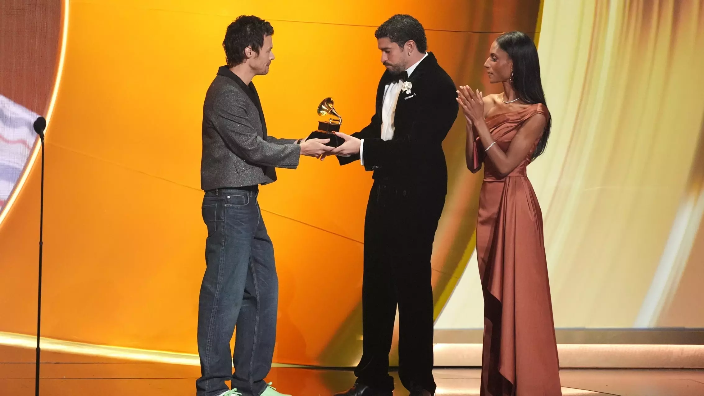 Bad Bunny schrijft geschiedenis op de Grammy's