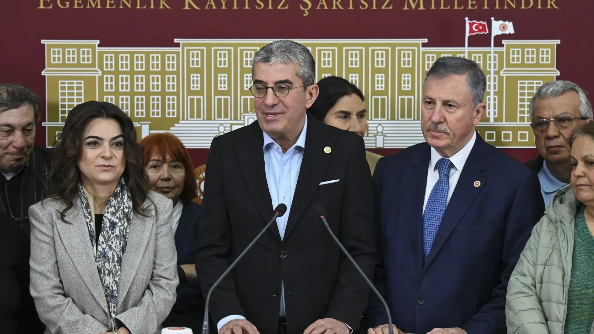 CHP claimt beperkingen op gevangenisbezoeken aan İmamoğlu