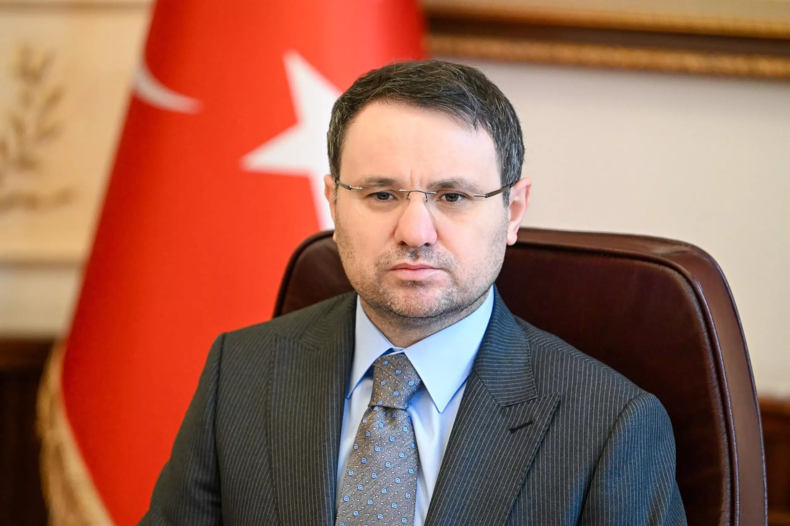 De minister van Justitie beveelt vervolgingsmaatregelen tegen illegale weddenschappen