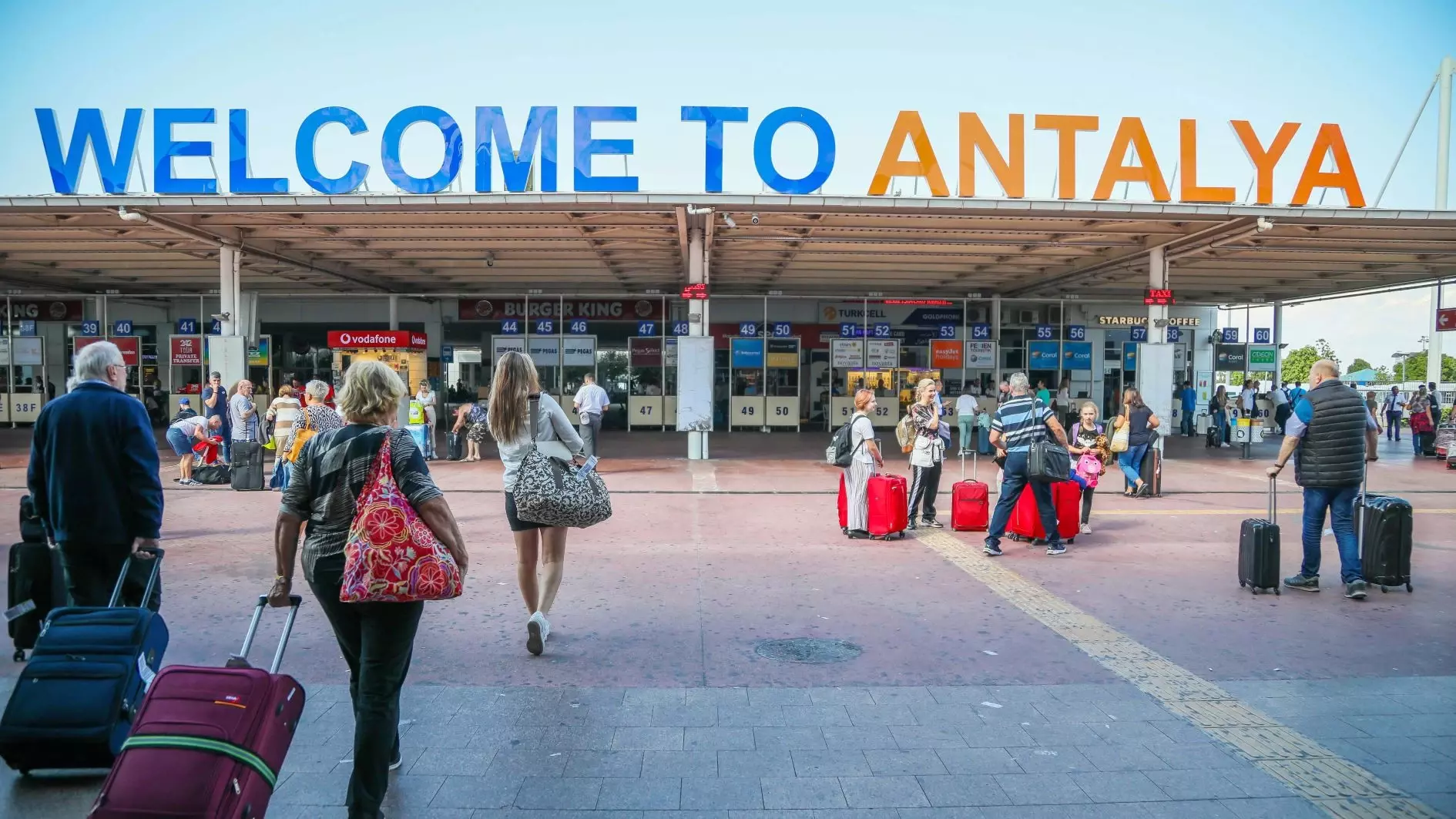 De toeristische strategie van Antalya verschuift naar omzetgroei