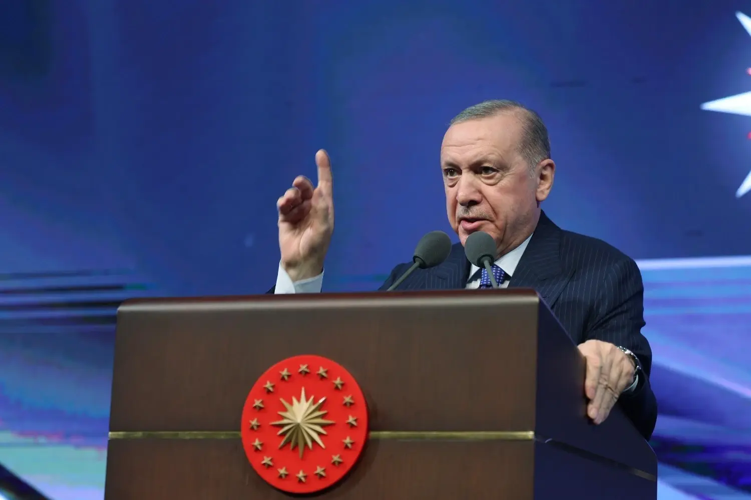 Erdoğan zit de vergadering van het hoogste defensiecomité voor
