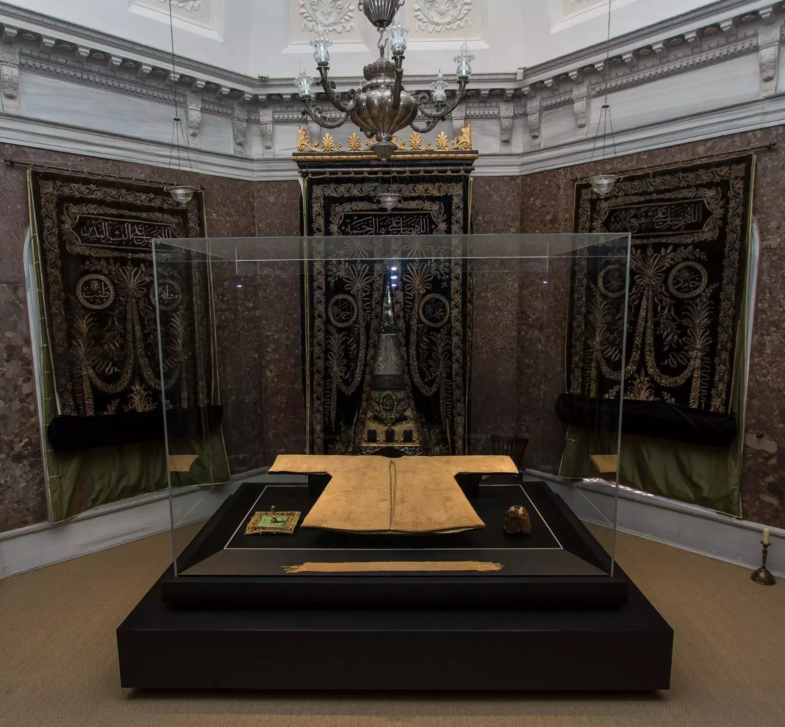 Istanbul opent de heilige Hırka-i Şerif voor Ramadan-bezoekers