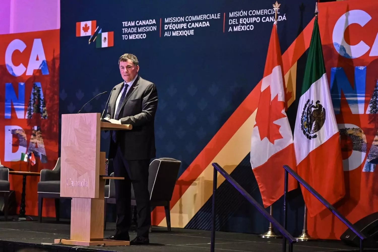 Moorden schaduwen Canadees zakenbezoek aan Mexico