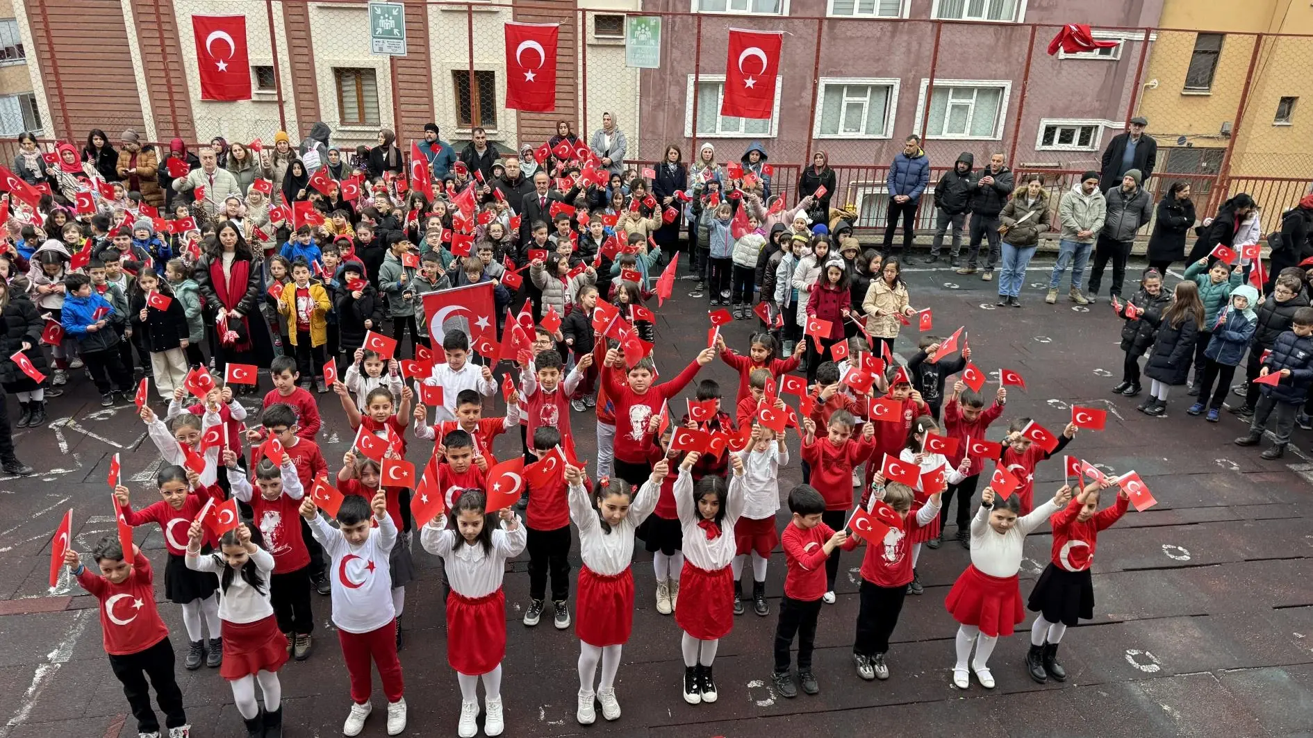 Scholen hervatten na de winterstop de lessen met als thema de nationale vlag