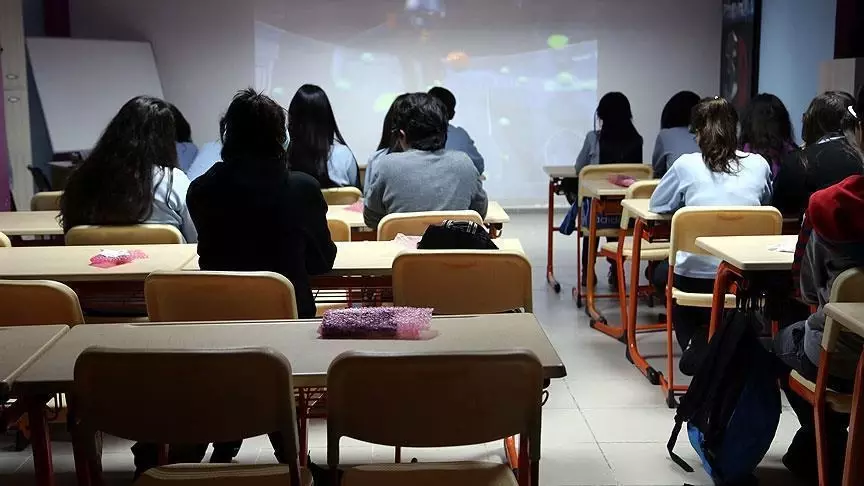 Türkiye treedt op om een ​​verslavingsscreeningprogramma op scholen te lanceren