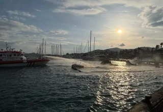 $100 mln verlies doordat luxe jachten in de jachthaven van Bodrum door brand worden verzwolgen