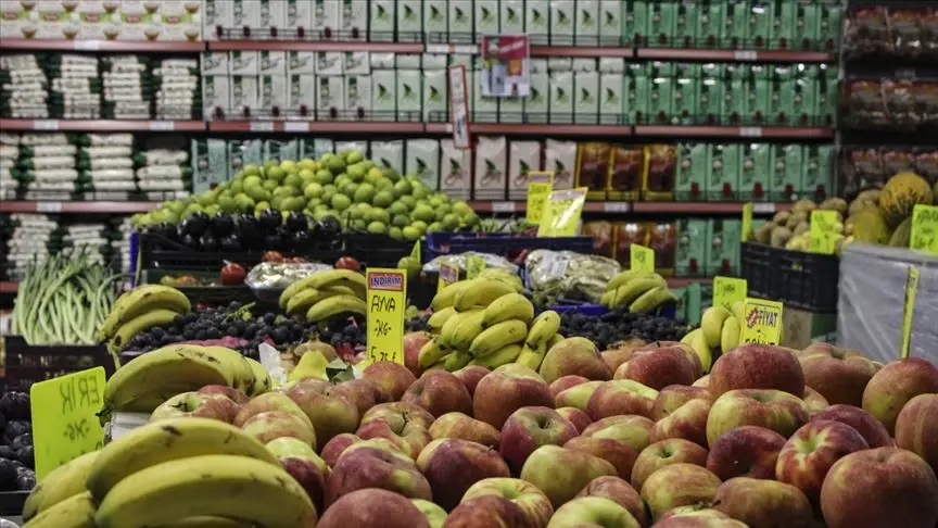 De detailhandel in levensmiddelen domineert de kleine zakelijke sector van Türkiye