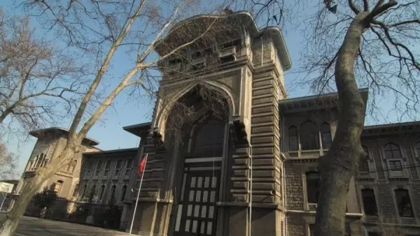 Directeur en plaatsvervangers verwijderd van de prominente middelbare school in Istanbul