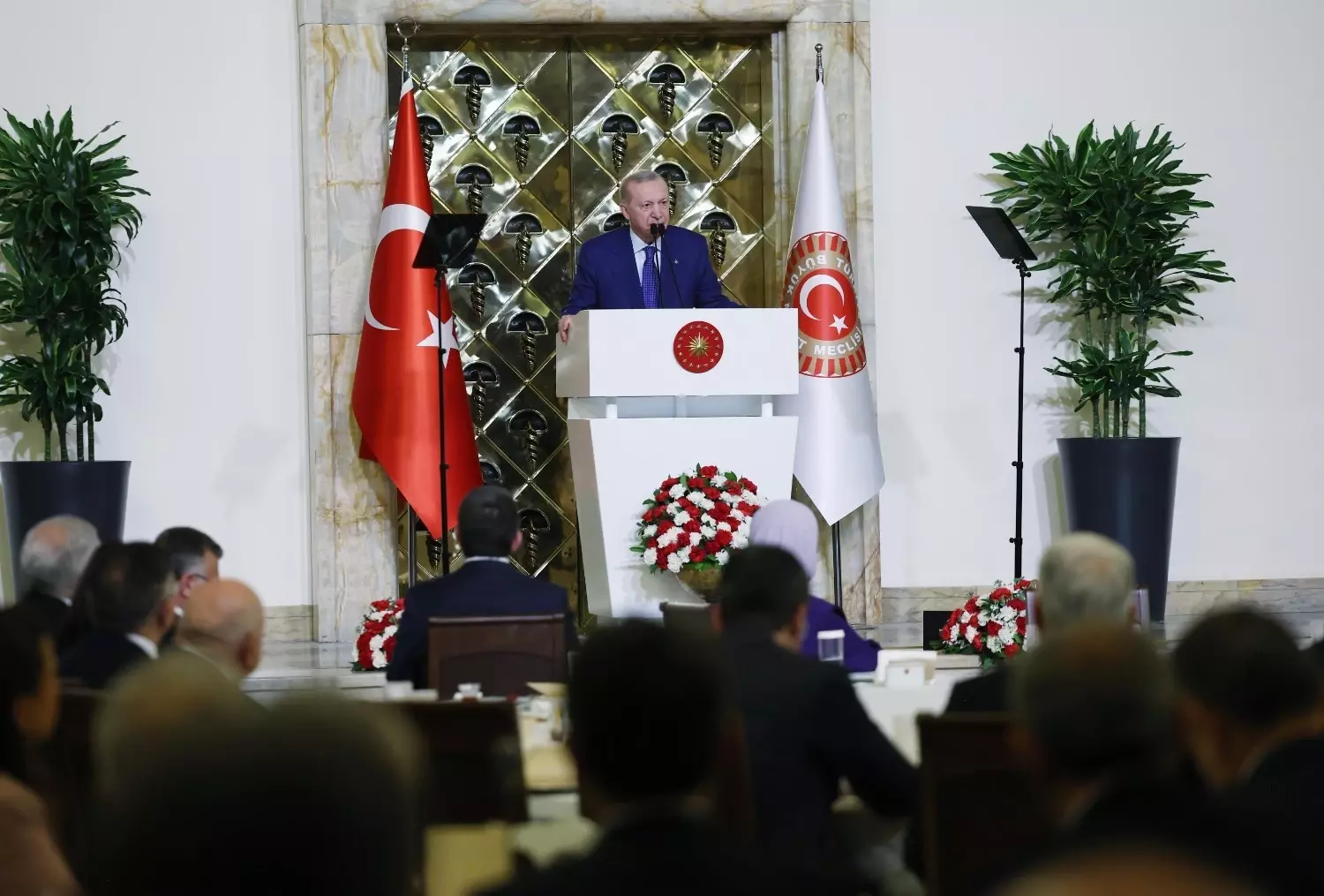 Erdoğan zegt dat Türkiye de vrede steunt terwijl de wereldorde ‘scheurt’