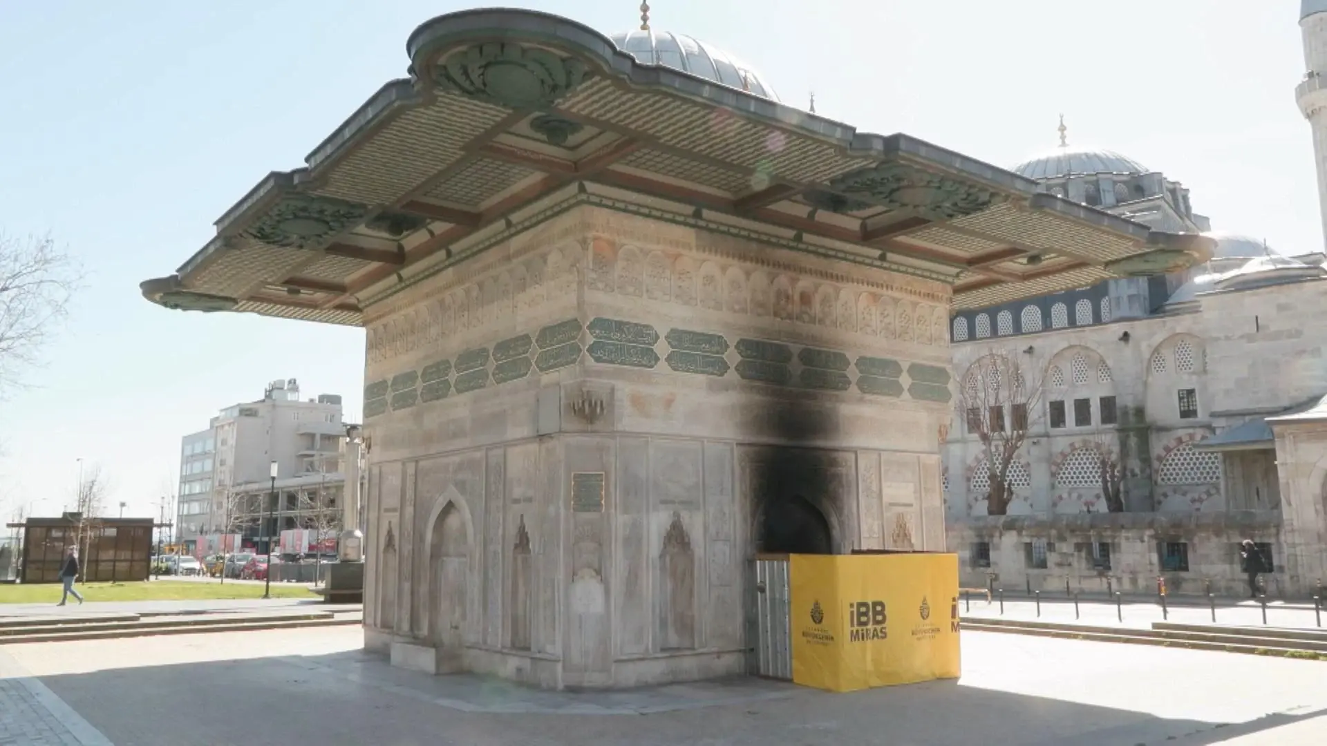 Man gearresteerd nadat brand de 18e-eeuwse Tophane-fontein heeft beschadigd