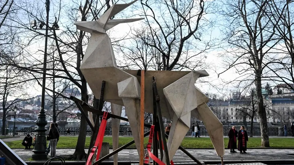 Oekraïens beeldhouwwerk gered uit de frontlinie toert door Europa