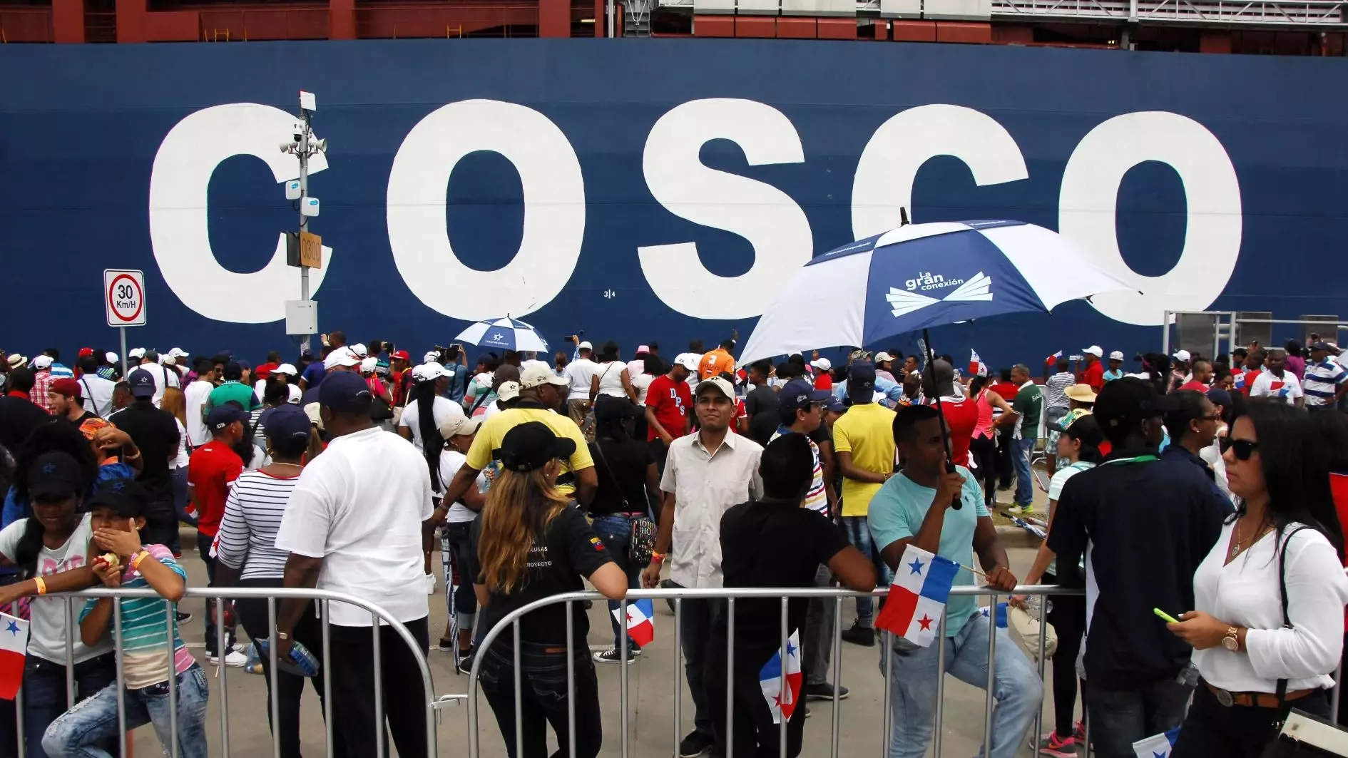 Panama vraagt ​​Chinese scheepsgigant Cosco om terug te keren naar Canal
