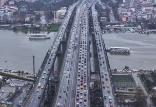 Scholen gaan weer door in Türkiye nu het reisverkeer na Eid de snelwegen in zijn greep heeft