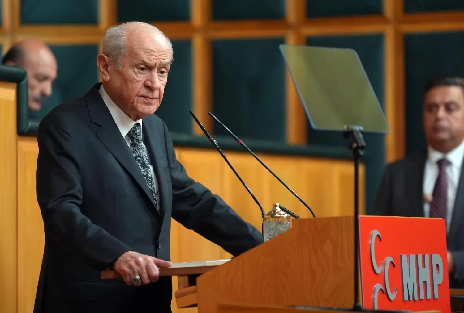 Bahçeli zegt dat het ‘parallelle leiderschap’ van de CHP de stabiliteit bedreigt