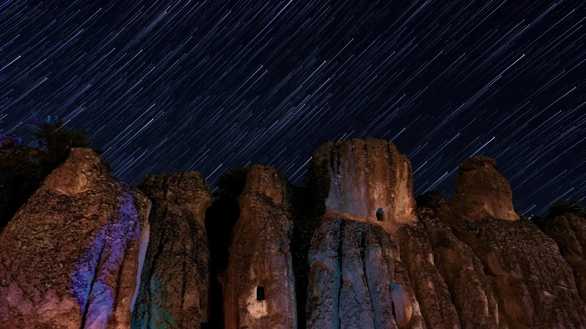 Konya's eeuwenoude Kilistra verwelkomt astrofotografen onder de sterrenhemel