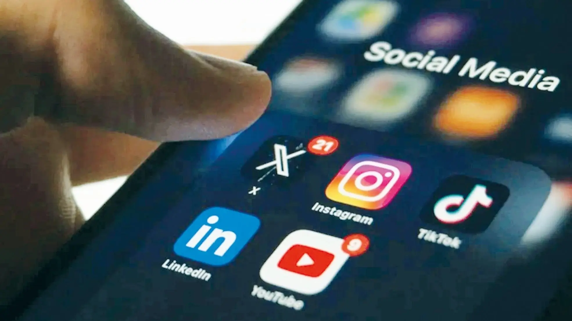 Sociale netwerken en online video wegen zwaarder dan traditionele media