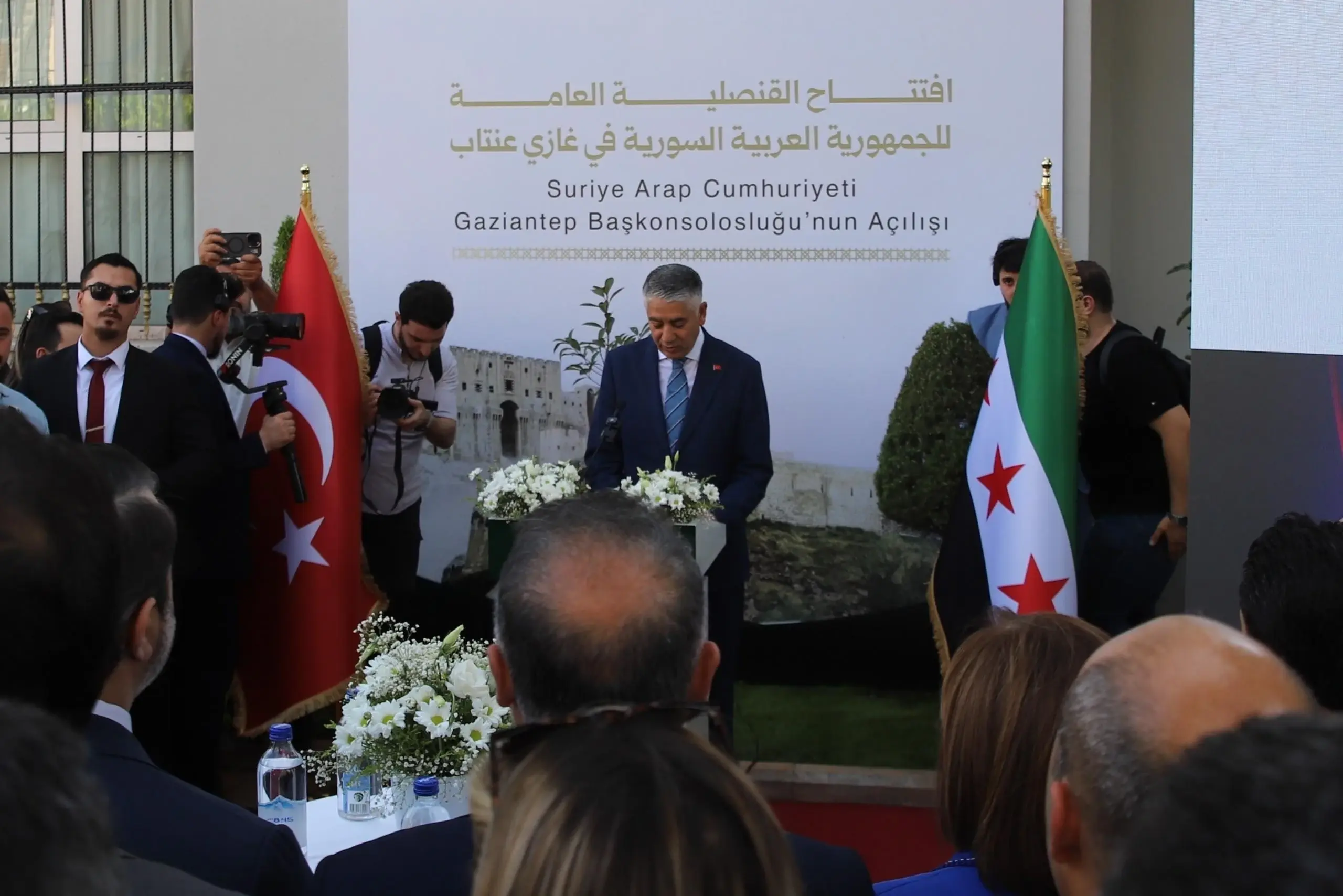 Syrië heropent het consulaat in het Turkse Gaziantep na een onderbreking van vijftien jaar