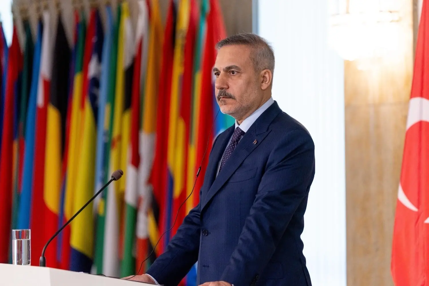 Türkiye roept Iran en de VS op om de aanvallen stop te zetten en de vredesbesprekingen te hervatten