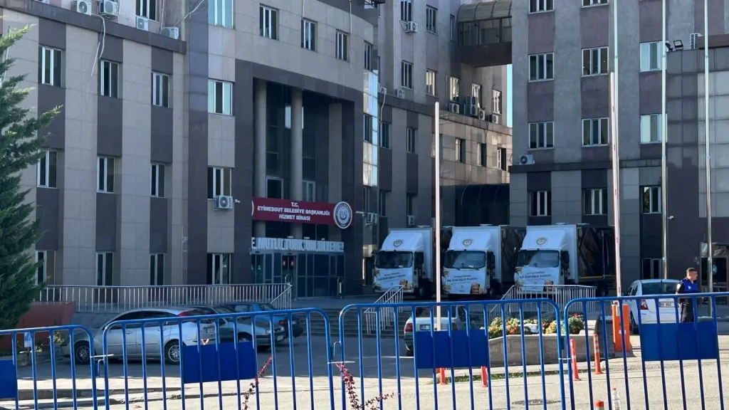 Acteur die burgemeester is geworden in het district Ankara, gearresteerd wegens beschuldigingen van corruptie