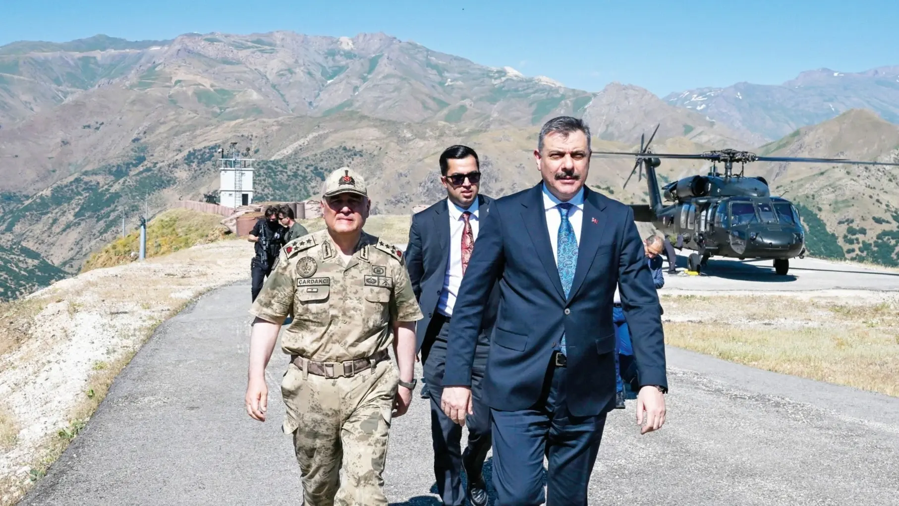 Antiterreurbod zal slagen, zegt de minister tijdens het bezoek van Hakkari