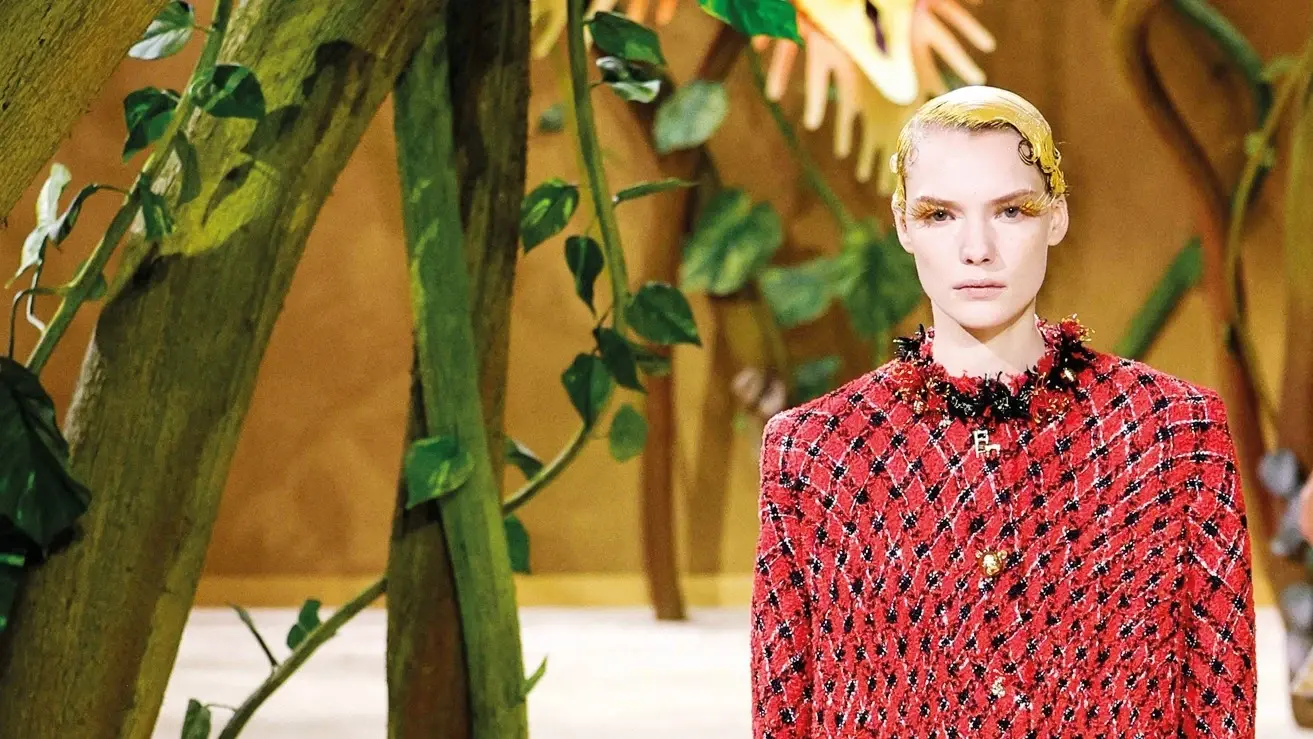 Chanel brengt een duister sprookje tot leven in Blazy's tweede coutureshow