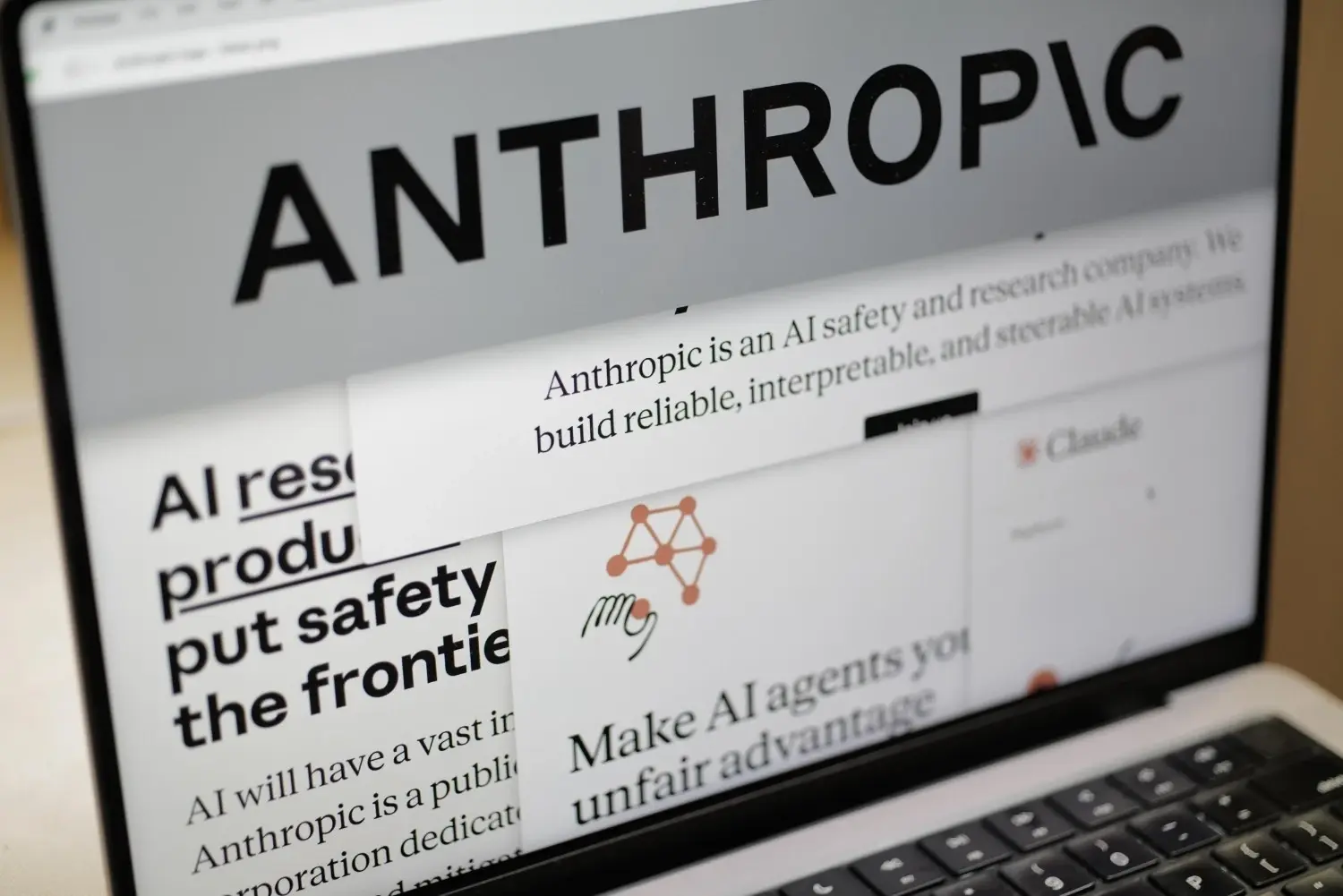 De Amerikaanse overheid heft de beperkingen op krachtige AI-modellen op, zegt Anthropic