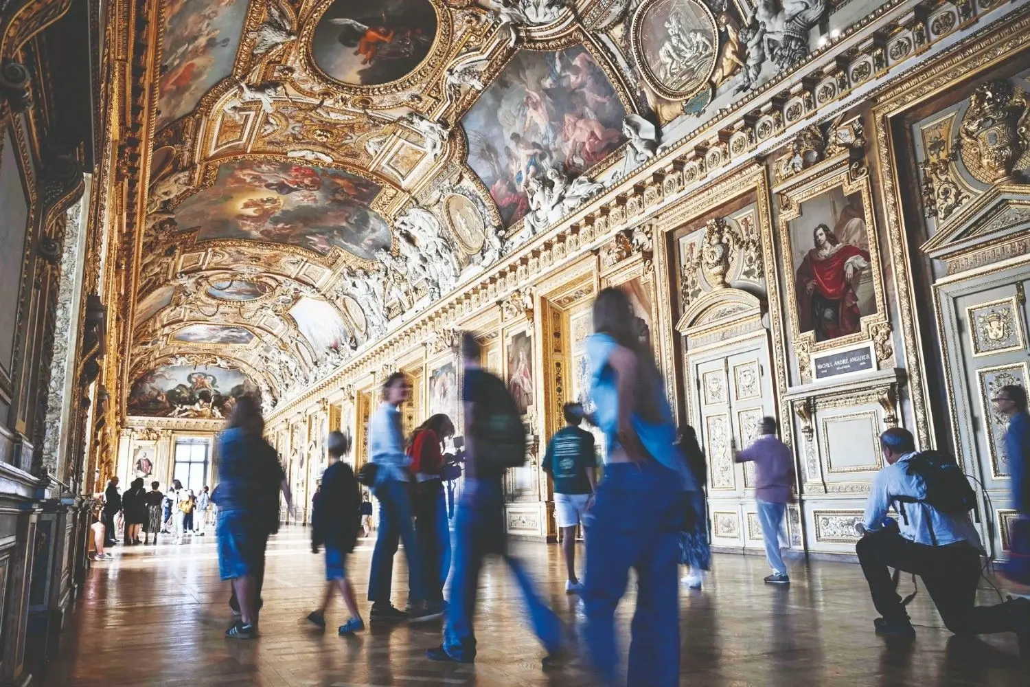 De Louvre-overvalgalerij gaat weer open voor publiek, maar er valt niets te stelen