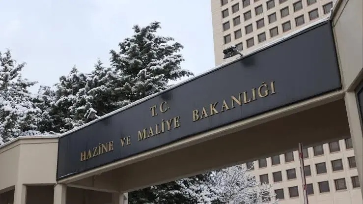De centrale overheidsbegroting van Türkiye laat in juni een overschot van 2,4 miljard dollar zien