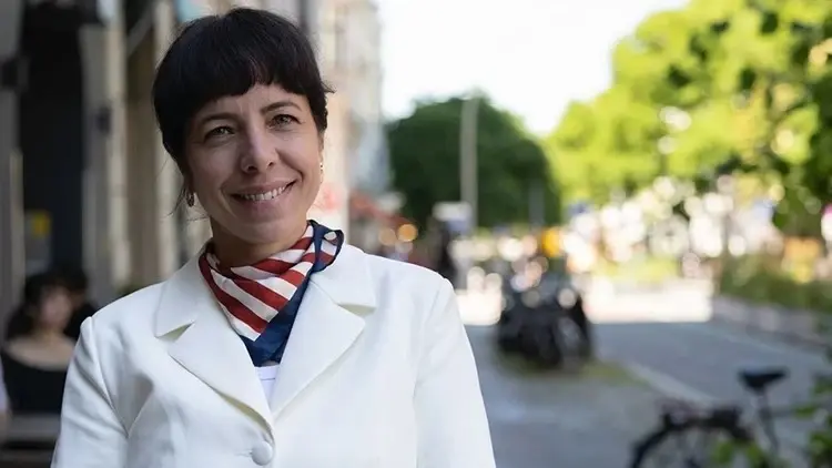 Eralp van Turkse afkomst vergeleken met de Mamdani uit New York in de race in Berlijn