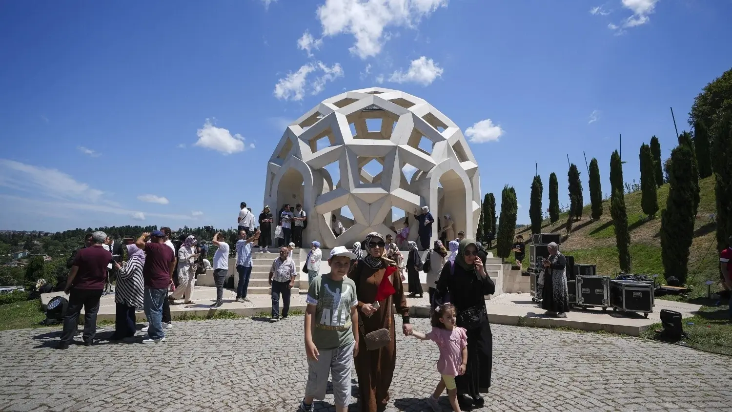 Gedenktekens in Istanbul herinneren aan de mislukte staatsgreep van 2016