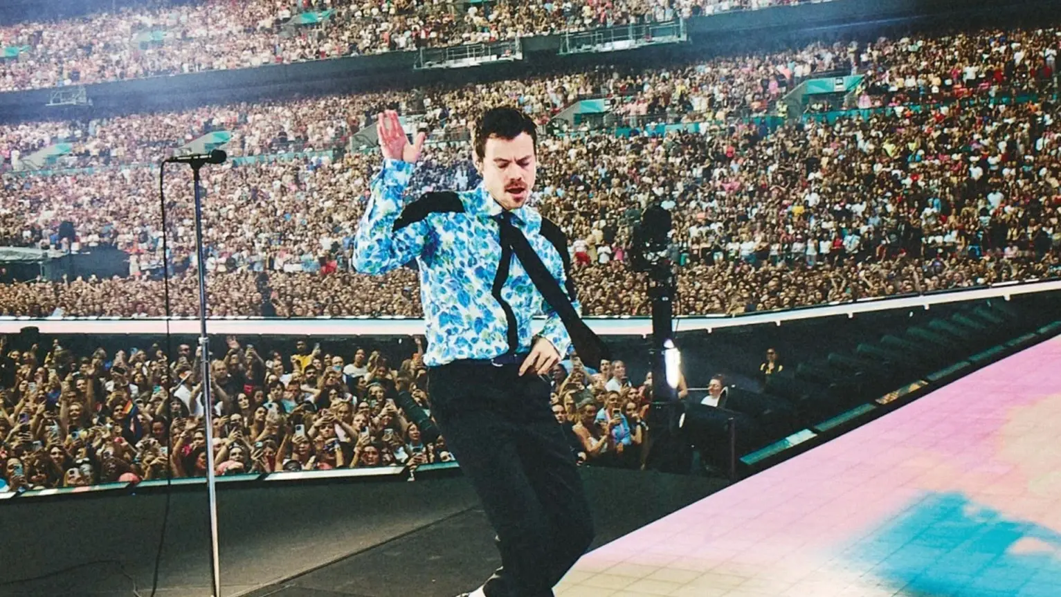 Harry Styles vestigt record met twaalf nachten durende Wembley-run