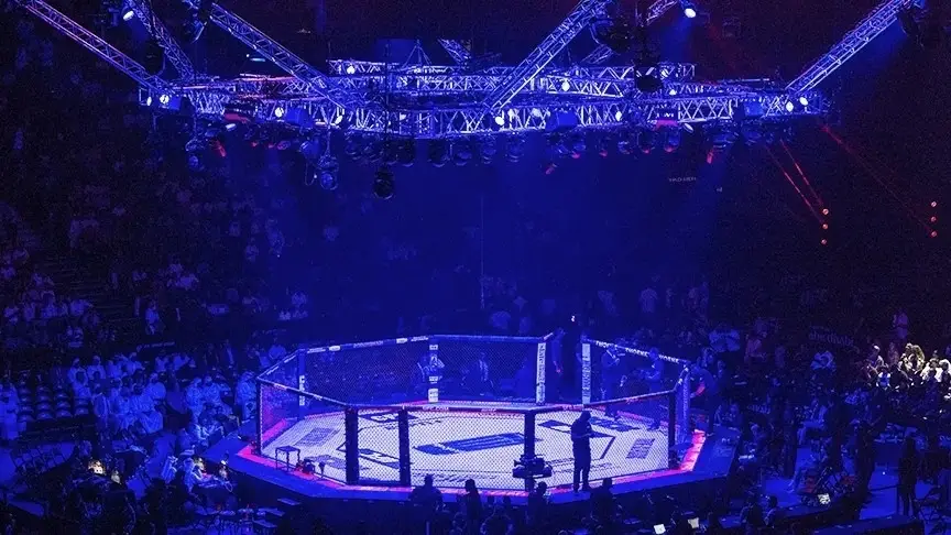 McGregor verliest in 69 seconden bij UFC-terugkeer