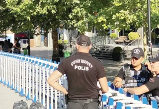 Nieuwe operaties troffen het belangrijkste door de oppositie gerunde district in Ankara