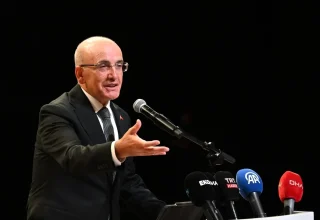 Şimşek zegt dat de de-dollarisering aan kracht wint