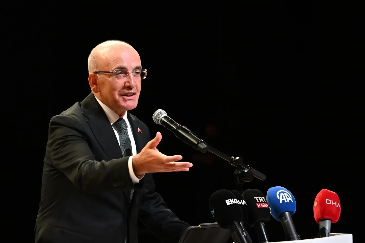 Şimşek zegt dat de de-dollarisering aan kracht wint