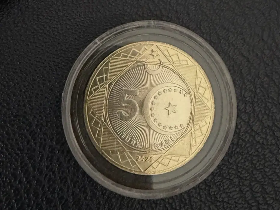 Türkiye geeft een herdenkingsmunt van 5 lira uit ter gelegenheid van de NAVO-top