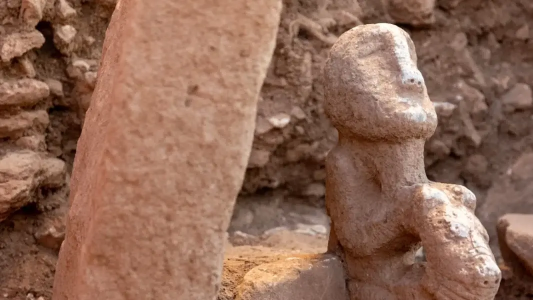 11.000 jaar oud beeldhouwwerk gevonden in Karahantepe
