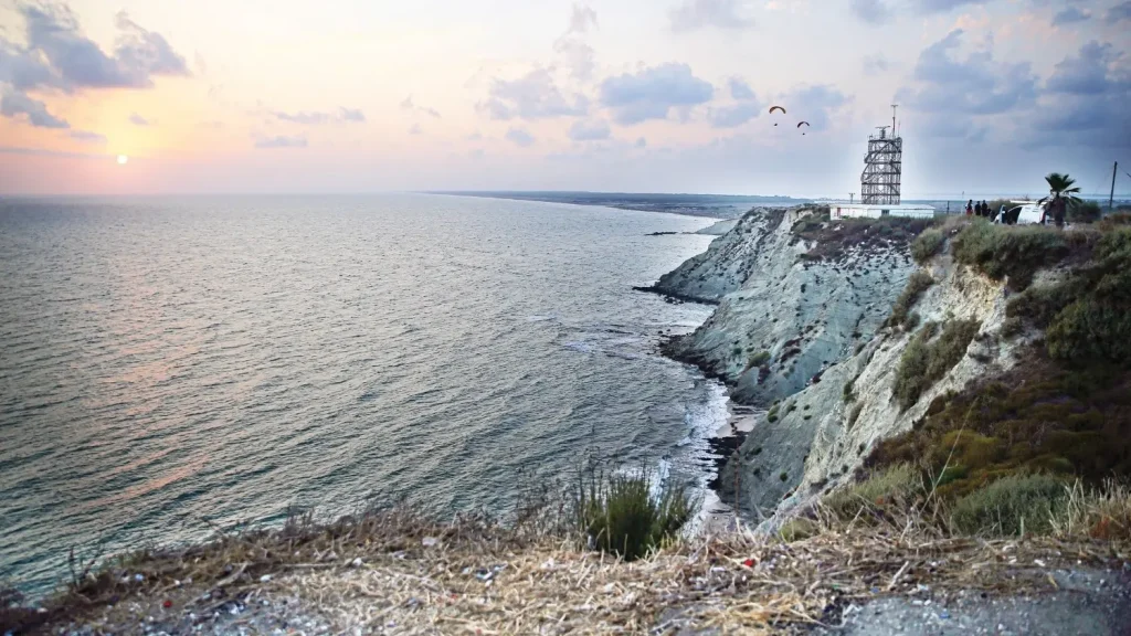 Adana's 'witte kliffen' nieuwe route voor paragliders