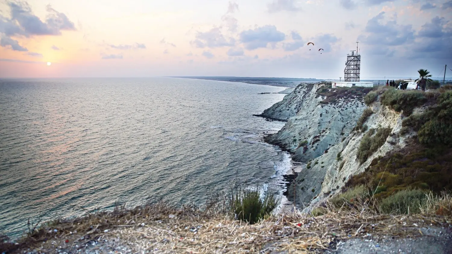 Adana's 'witte kliffen' nieuwe route voor paragliders