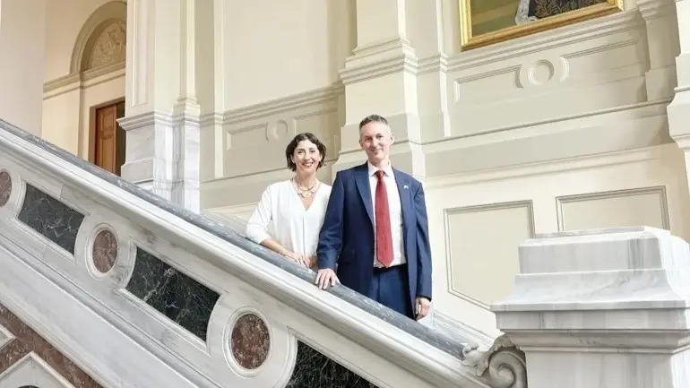 Britse diplomaat keert terug naar Istanbul met Turkse taal op sleeptouw