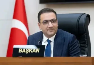 Burgemeester in het district Izmir wordt hersteld nadat het huisarrest is opgeheven