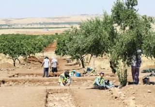 Chinese archeologen beginnen met de eerste opgravingen