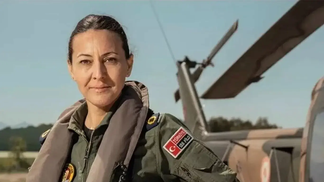 De Turkse luchtmacht benoemt haar eerste vrouwelijke generaal