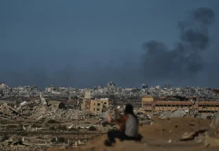 Drie bemiddelaars veroordelen Israël vanwege de voortdurende aanvallen op Gaza