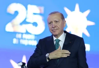 Erdoğan zegt dat de AKP de komende vijftig jaar in kaart heeft gebracht