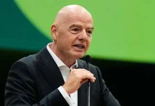 FIFA verdedigt president Infantino te midden van controverse