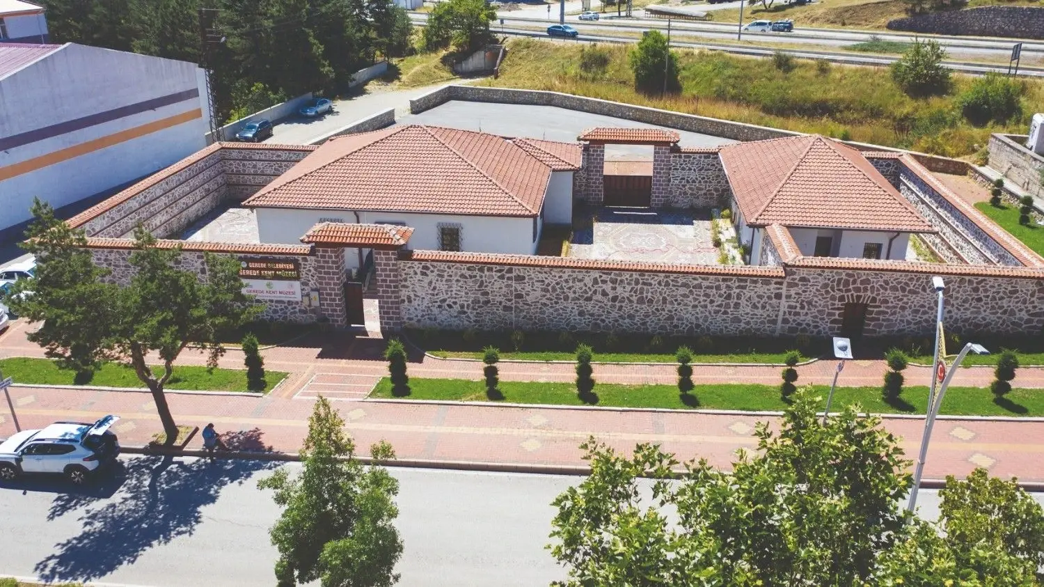 Het Ottomaanse gevangenisgebouw doet nu dienst als museum
